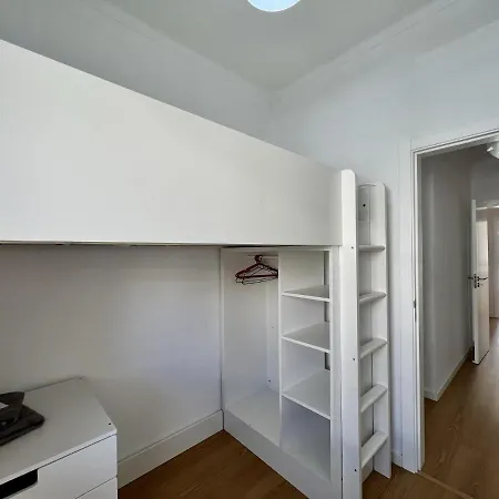 Apartment Sunlight By Homing Faro