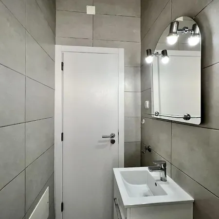 Apartment Sunlight By Homing *