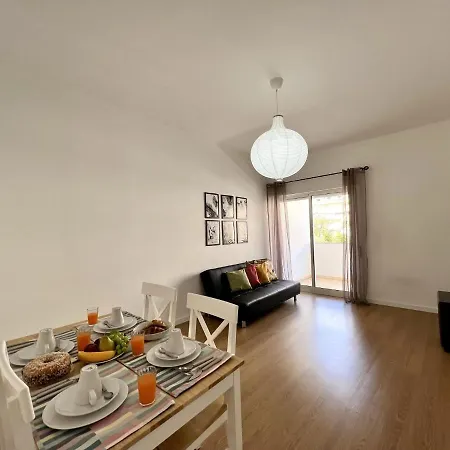 Apartment Sunlight By Homing Faro